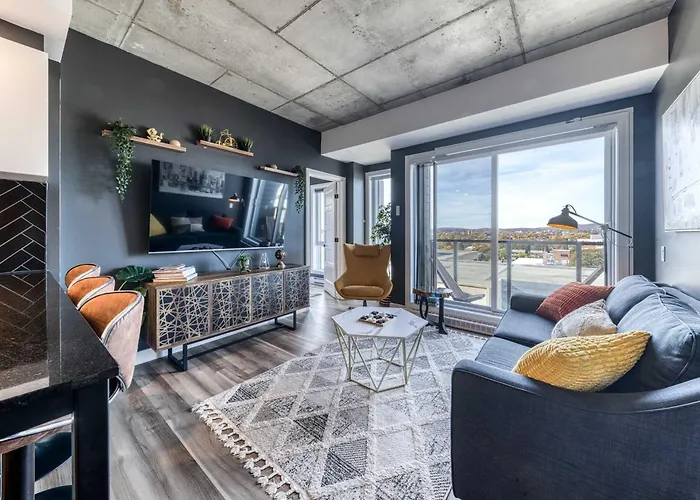 Appartement Luxe, Incredible Sunset View, Pool, Parking, Near Old Quebec